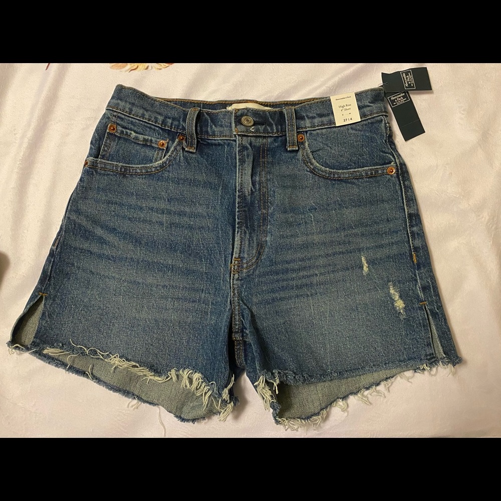 Abercrombie & Fitch High Rise 4” Short